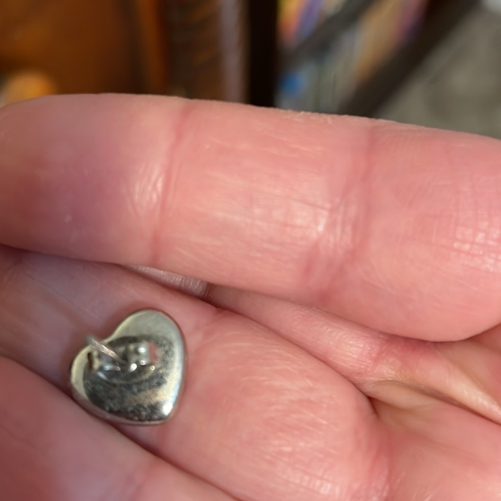 New in package heart stud earrings - Picture 3 of 5